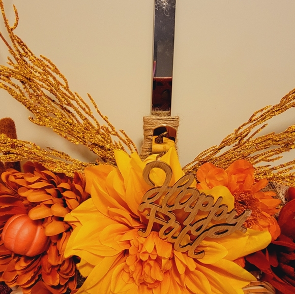 Rustic Farmhouse Fall Pumpkin Wreath - Picture 4 of 5